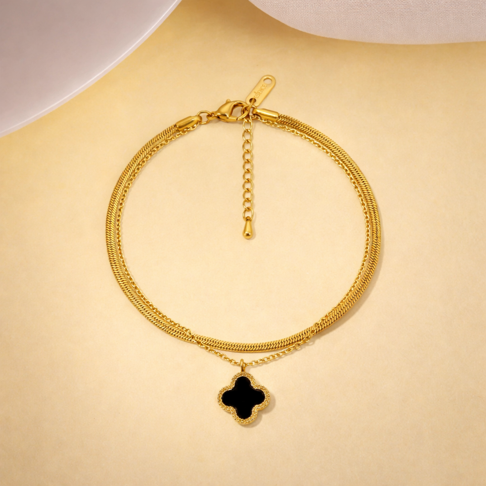 Clover Pendant Layer Bracelet