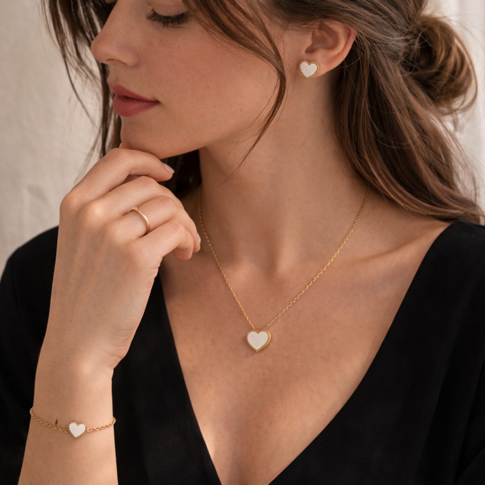White Heart Love Pendant Set