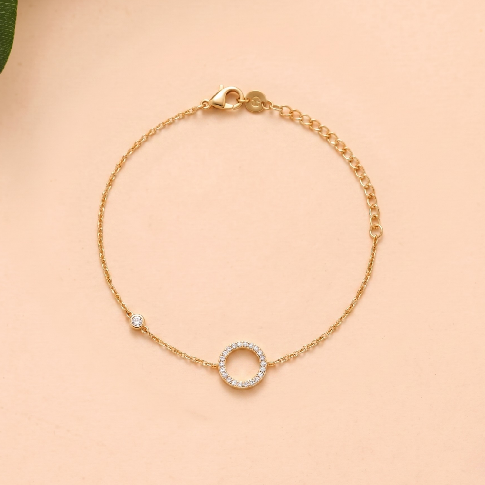 Minimal Halo Circle Bracelet