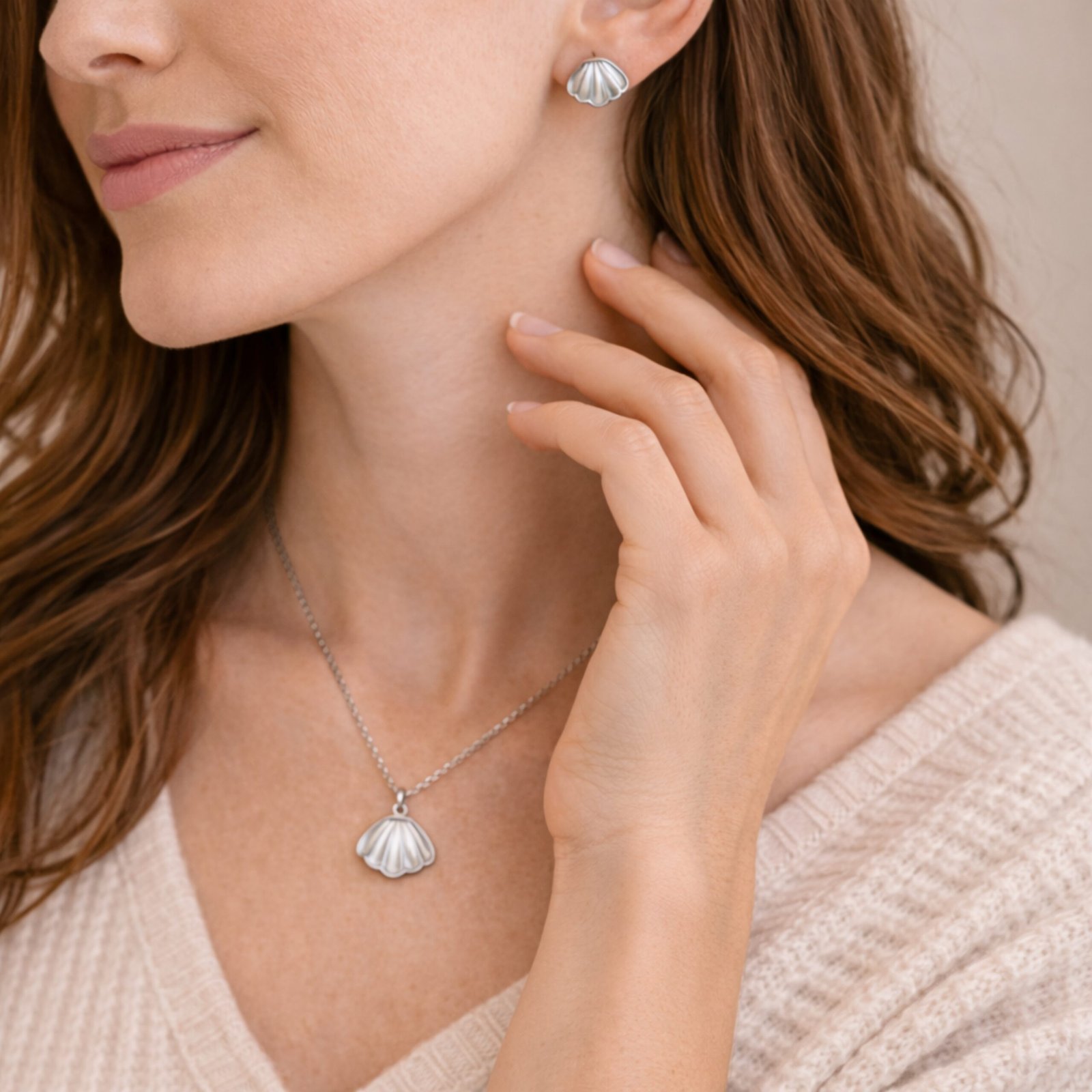 Classic Shell Pendant Set