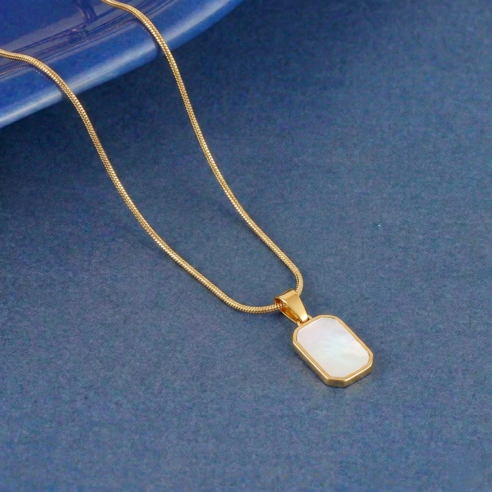 Minimal White Stone Pendant Chain
