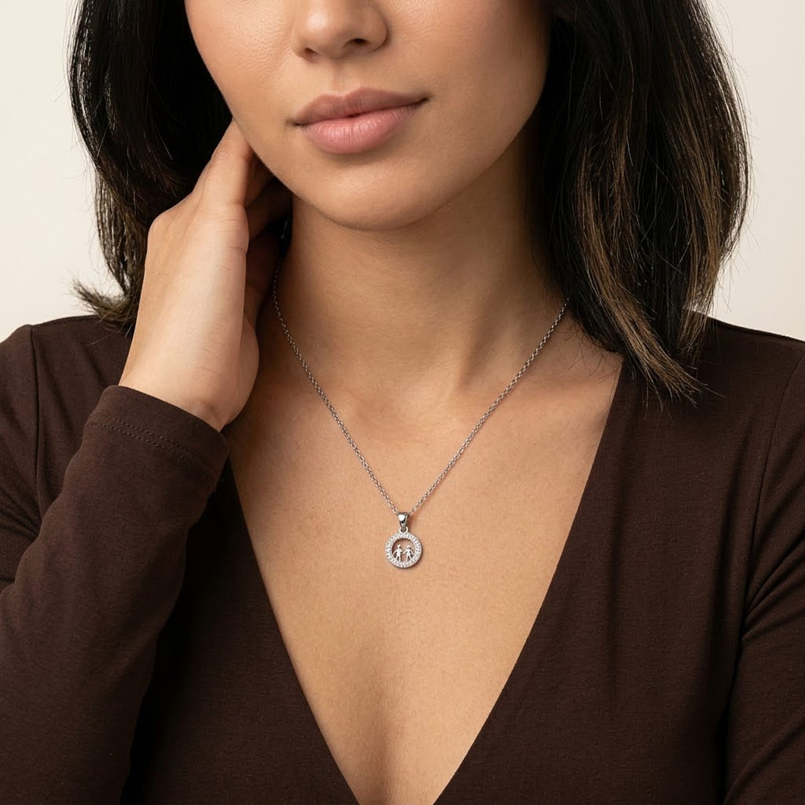 Family Circle Pendant Chain