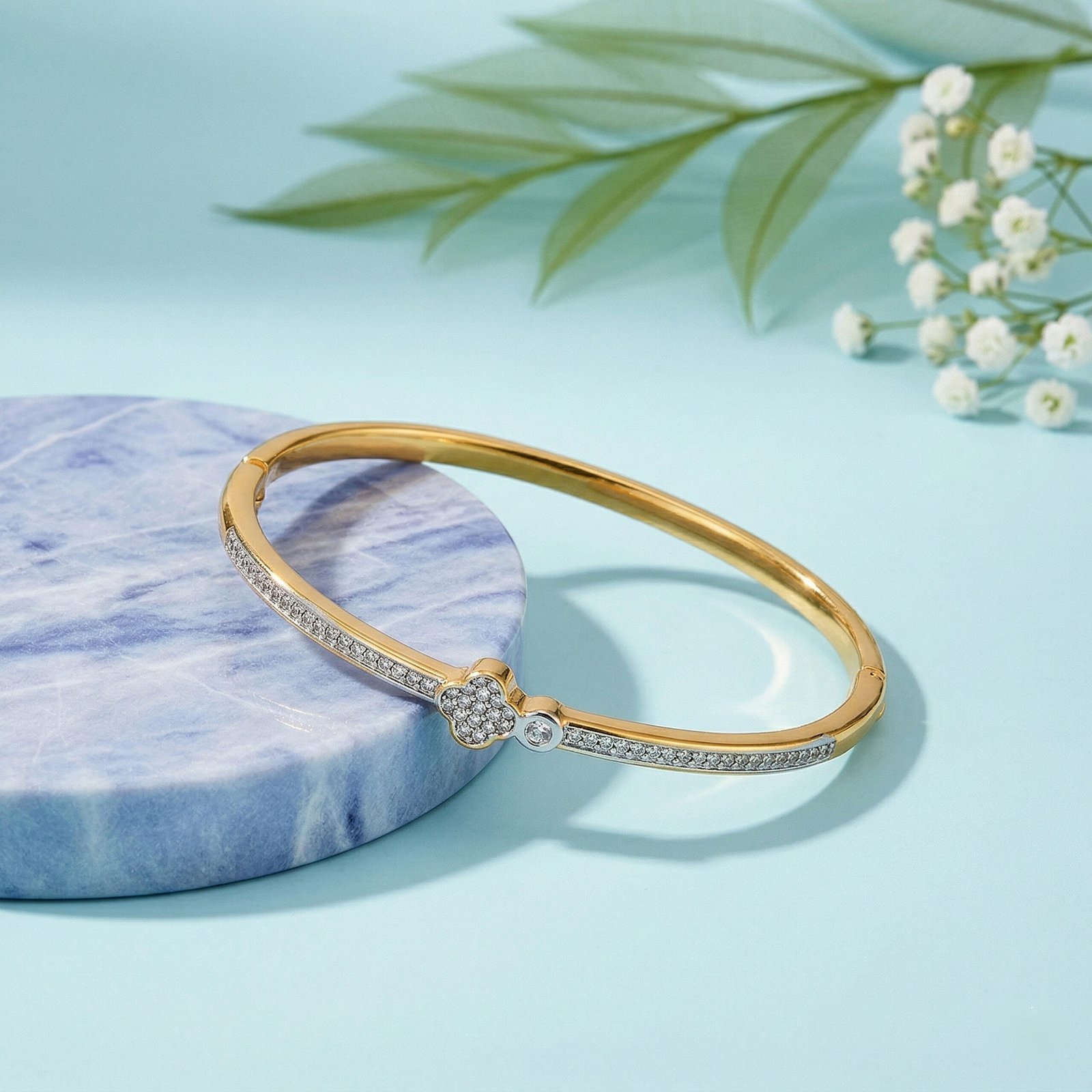 Minimal Clover Crystal Bracelet