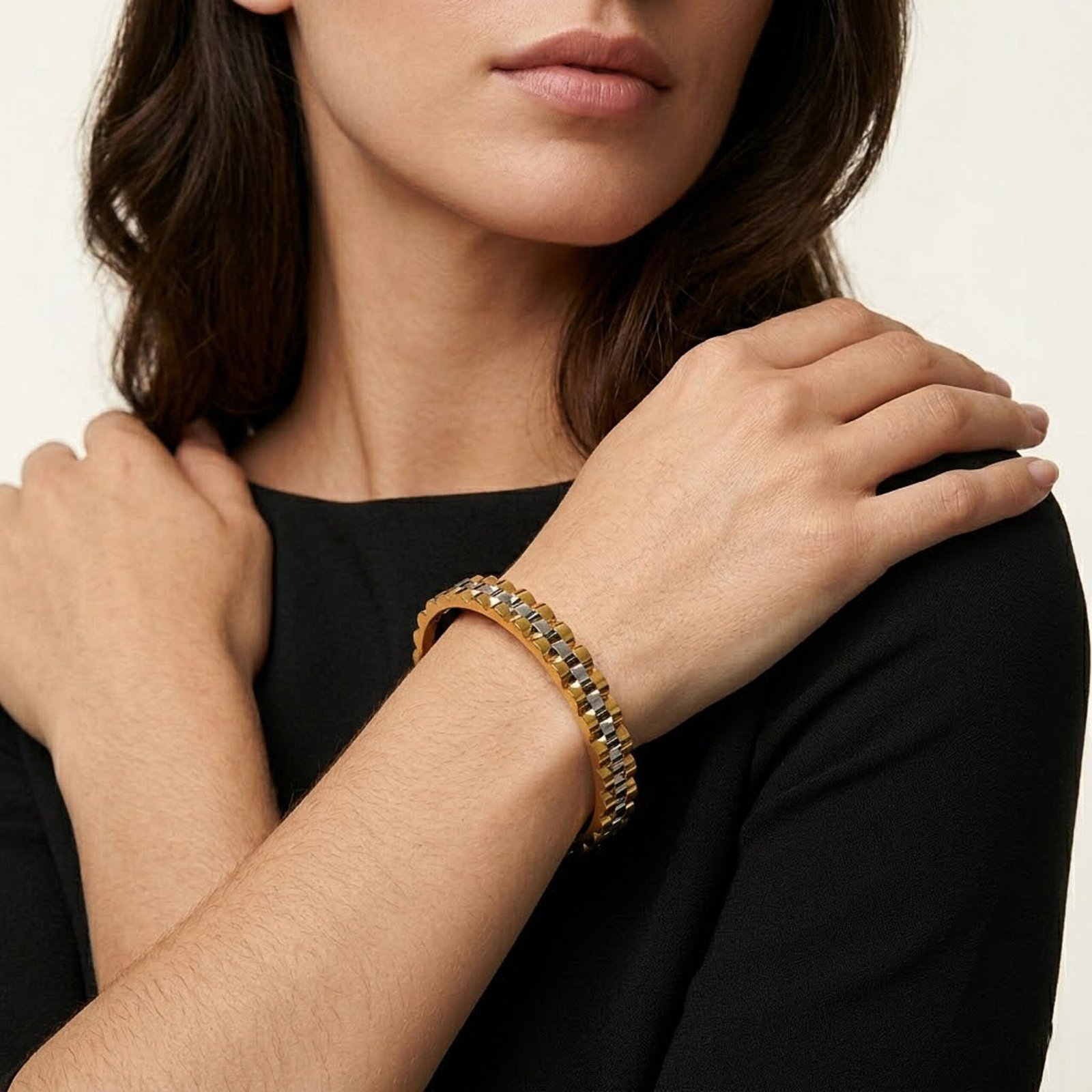 Scallop Edge Dual Tone Bangle
