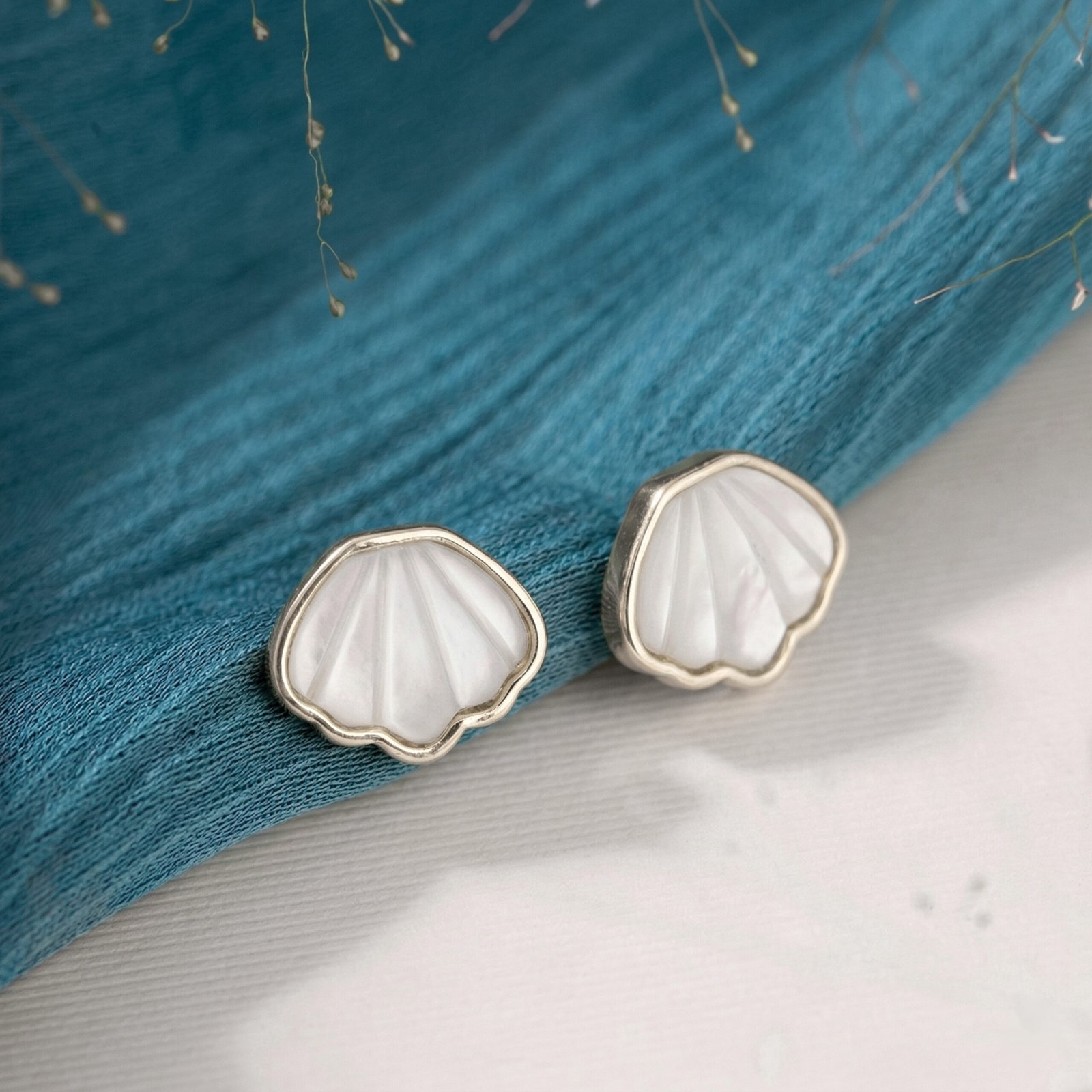 Classic Shell Pendant Set