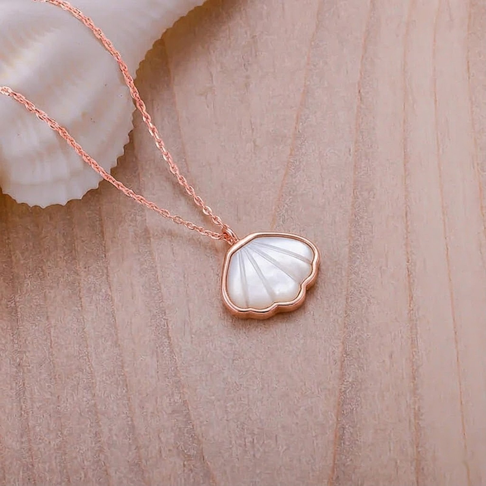 Pearl Shell Pendant Set