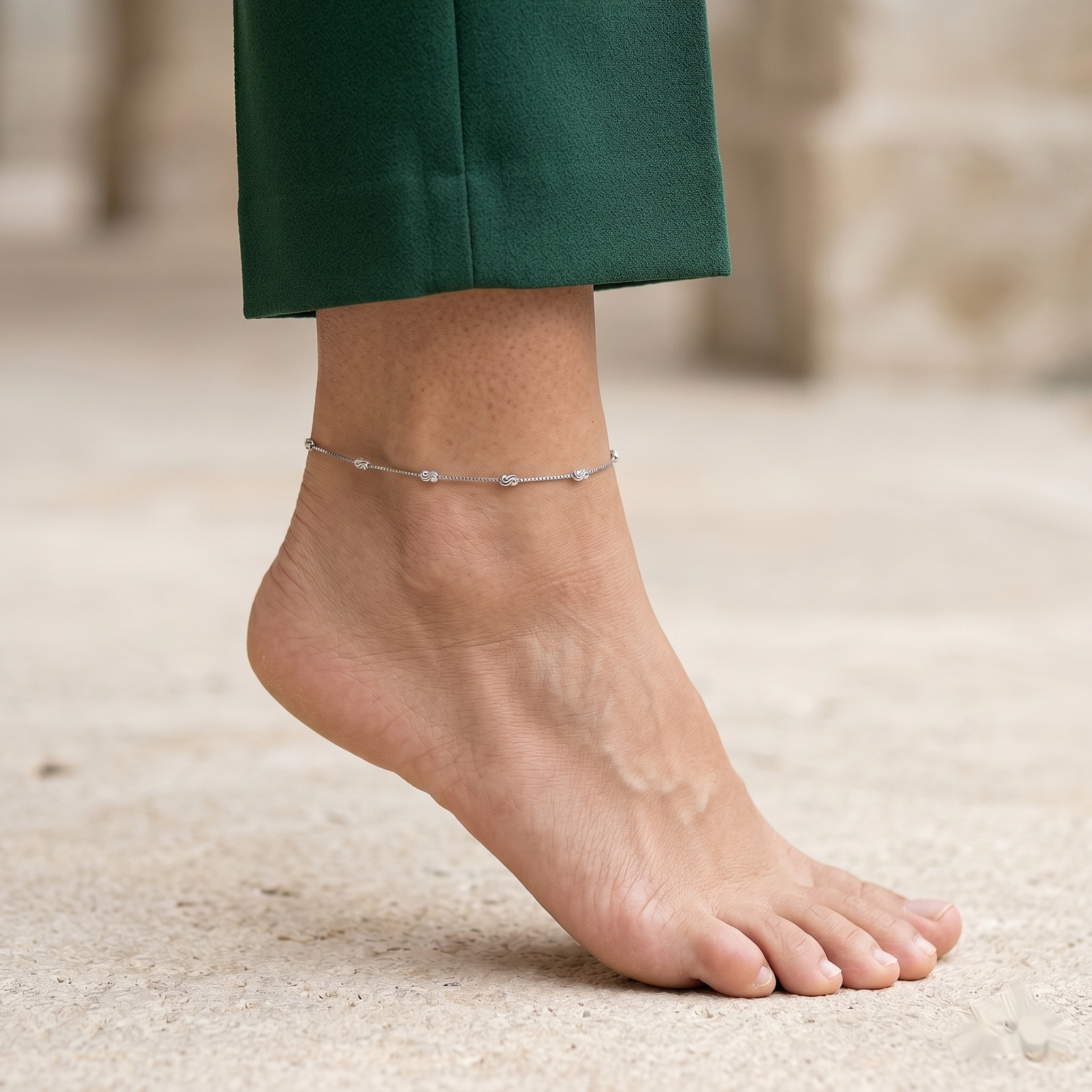 Decorative Oval Link Silver Anklet